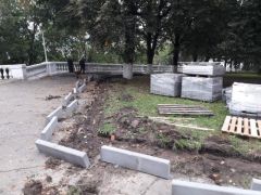  В ходе реконструкции сквера К.Иванова в Чебоксарах были обнаружены кирпичная кладка и старинная утварь 