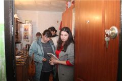 В рейде. Фото: nowch.cap.ruВ Новочебоксарске выясняли, как живется неблагополучным семьям Рейд 