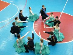 kadiety_bal.jpgШесть пар кадет из Новочебоксарска впервые станцуют на III-м Международном Кремлевском кадетском балу