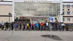 Старт у ДК "Химик"Более 40 участников совершили велопробег в день рождения Андрияна Николаева велопробег 