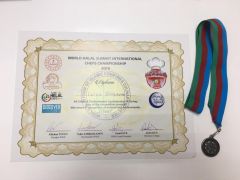 ДипломНа Мировом халяльном саммите технолог кондитерской "Планета" получила серебряную медаль Кондитерская 