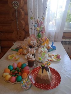 После службы православные разговлялись дома куличом и яйцами.Пасхальная радость  –  она для всех Пасха-2022 