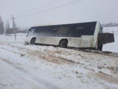 В Чувашии автобус съехал в кювет, пассажиры не пострадали ДТП 