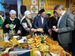 Постный стол татарского народа изобиловал сладостями к чаю. Ими и угощали.Праздник единения,  или Мы все сегодня — русские Фестиваль “Новочебоксарск — город единства народов и культур” 