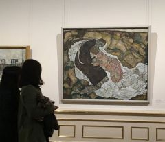 У картины Шиле “Смерть и девушка”.Моцарт, штрудель, Бельведер Колесо путешествий 