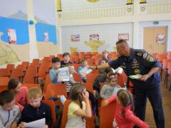 Уроки безопасности в школах НовочебоксарскаСостоялись уроки безопасности на воде для учащихся школ Новочебоксарска школьники 