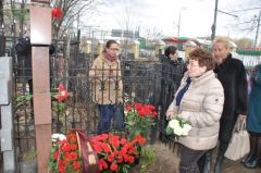 К могиле великого чувашского просветителя Ивана Яковлева возложили цветы