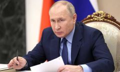 Фото: kremlin.ruВладимир Путин подписал закон «Единой России» о пожизненном заключении для педофилов