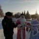 В Новочебоксарске полицейский Дед Мороз поздравляет водителей с Новым годом