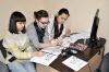 Ученицы 9-го экономического класса 2-го Чебоксарского лицея на мастер-классе по каллиграфии