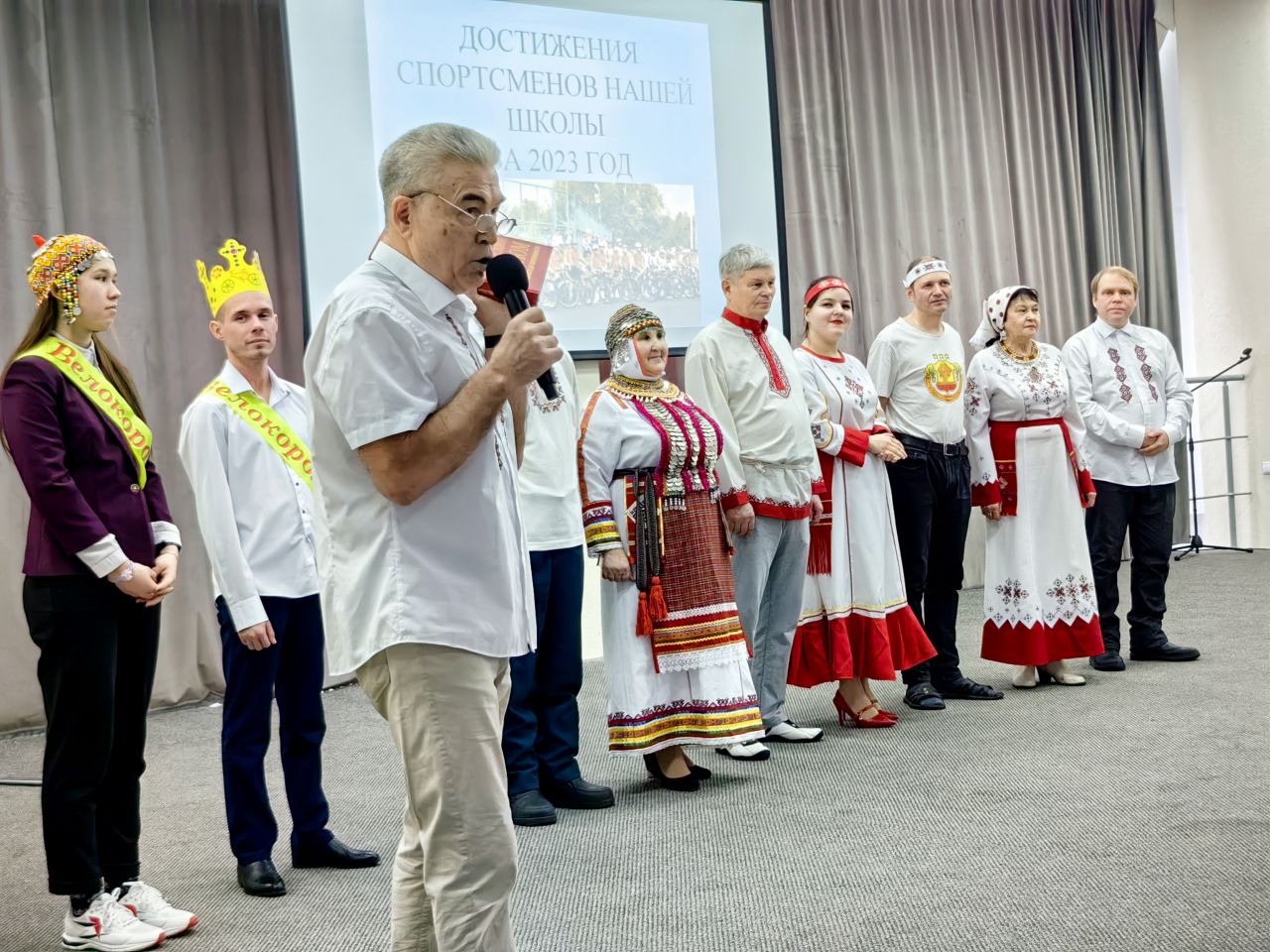 Музы велодвижения, спортсмены и чувашские пике. Репортаж с юбилейного ХХ  бала велосипедистов Чувашии | Газета 