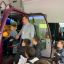 Директор музея Альберт Сергеев лично провел экскурсию ребятишкам, показал, как управлять экскаватором на симуляторе.