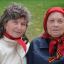 90-летняя Александра Васильевна Иванова (справа) и ее соседка Полина Чернова-Иванова.