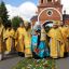 Митрополита Варнаву в Новочебоксарске встречали дорожкой, усыпанной цветами. Фото Максима БОБРОВА