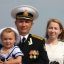 Капитан 3-го ранга  Ильдус Камалутдинов  (с семьей)