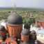 Вид с колокольни на купола собора Троицы Живоначальной и Свято-Троицкий мужской монастырь.
