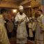 Епископ Игнатий в Соборе святого равноапостольного князя Владимира благословляет прихожан.  Фото Владимира МАКАРОВА
