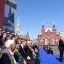 На центральной трибуне вместе с Президентом страны Владимиром Путиным находились ветераны и гости мероприятия. 
