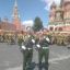 Участник юбилейного парада Победы в Москве новочебоксарец Мак­сим Мальцев (слева). Службу он  проходит в Таманской гвардейской мотострелковой дивизии, призван 15 декабря 2019 года. 