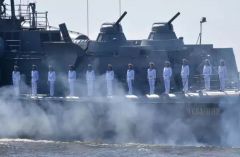 Ракетный катер "Чувашия" и базовый тральщик "Новочебоксарск" будут участвовать в параде ВМФ День ВМФ 