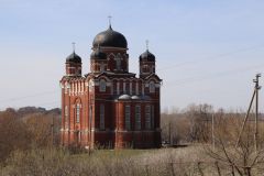 В селе Уварово находится величественная Никольская церковь, построенная в 1957 году.Навстречу новым эмоциям самостоятельно Путешествуем по России 