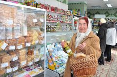 Цены в первую очередь кусают пенсионеров. На помощь приходят социальные магазины. © Фото Валерия БаклановаАх вы, цены мои, скакуны! цены на продовольствие в Чувашии 