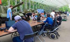 Особенные дети в годовщину исторического танкового сражения приняли участие в компьютерном турнире