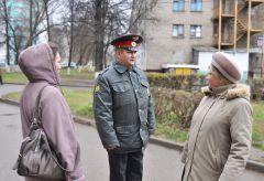 Старший участковый уполномоченный С.Андреев. © Фото Валерия баклановаДежурства затягиваются  до полуночи Уполномоченный участка 