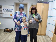 Ольга Шарова (справа), Елена Привалова (слева) и Сергей Михайлов. Уберу свои колючки Зоопарк 