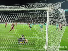 На 30-й минуте Кристиан Нобоа вывел хозяев вперед, ... "Рубин" сыграл вничью с "Барселоной" - 1:1 Лига Чемпионов футбол 