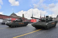 Т-14 “Армата” на Красной площади в Москве. Один из самых передовых танков мира.Наша кольчуга — танковая броня Исторические хроники 