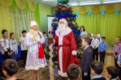 Химики устроили новогодний праздник для воспитанников социально-реабилитационного центра Химпром 