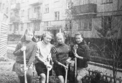 Слева направо: я, Лена Пухачева, Лена Егорова, Таня Ковалева, Рита Бабушкина.Мое пионерское лето Фотопроект 