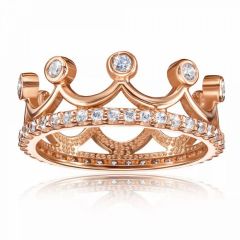 Кольцо в виде короны — необычный аксессуар для ярких личностей
