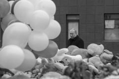 Путин возложил цветы у сгоревшего торгового центра в Кемерово Кемерово 