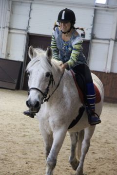 Кира Комарова из Кстово — одна из самых опытных спортсменок. К победе на коне!