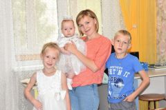 Анна Куракова с детьми.Большой маленький мир семья Грани счастья 