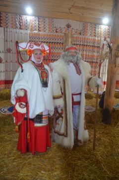 Якшамо Атя и помощница Масторава — богиня землиВолшебников породнила земля чувашская Фестиваль Дедов Морозов 