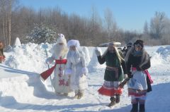 Волшебников породнила земля чувашская Фестиваль Дедов Морозов 