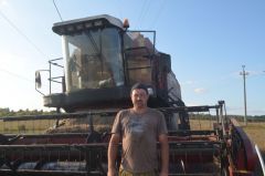Денис Гаврилов, 37 лет, из деревни Синьялы."Грани" узнали каково это быть комбайнером Человек труда 