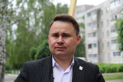 Заместитель главы Новочебоксарска Евгений ДМИТРИЕВ.Лишнее — отсечь! обрезка деревьев 
