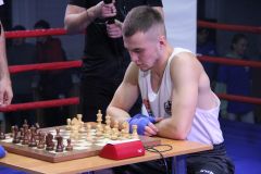 Дмитрий Прокопьев одержал уверенную победу за шахматной доской.Выражение силы и ума, или На ринге шахматисты шахбокс 