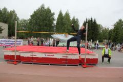  В Новочебоксарске проходят первые соревнования по прыжкам в высоту прыжки в высоту Кубок главы администрации День Республики - 2023 