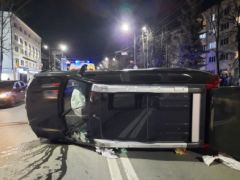 Место ДТПВ центре Чебоксар произошло ДТП с переворотом автомобиля ДТП с пострадавшими 
