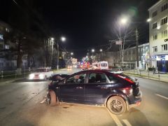 Место ДТПВ центре Чебоксар произошло ДТП с переворотом автомобиля ДТП с пострадавшими 