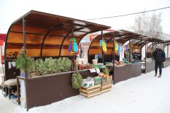 Как надо. “Сельское подворье” близ рынка “Новочебоксарский” открыли летом 2021 года. Больше года спустя оно по-прежнему радует горожан.Про ряды торговые,  с виду вроде новые Комфортная среда 