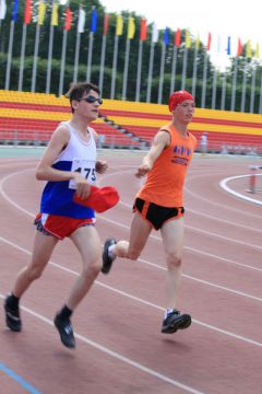 На дистанции Сева Забродский и Денис Пишев.  Фото автора.В тандеме с лидером паралимпийский спорт 