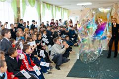 IMG_8914.jpg«Ростелеком» подарил детям праздник мыльных пузырей Филиал в Чувашской Республике ПАО «Ростелеком» День учителя 