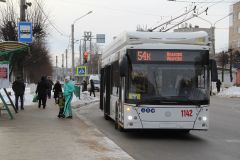 Восемь новых троллейбусов, курсирующих по Новочебоксарску, вызывают у пассажиров только положительные эмоции. Фото Екатерины ШВАРГИНОЙНюансы “рогатого” сообщения  троллейбусы 