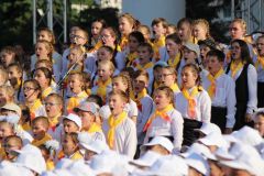 Сводный детский хор Чувашии объединил более 1000 талантливых ребят от 9 до 14 лет.Браво, детский хор Чувашии! сводный детский хор День Республики-2018 